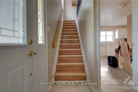 6078 Rivercrest Drive, Orleans - Convent Glen and Area, ON K1C 5R2
