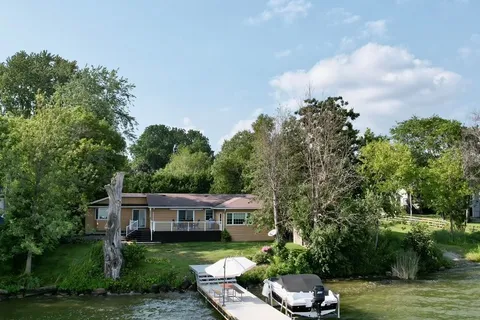 22 Lakeview Boulevard, Kawartha Lakes, ON K0M 2C0
