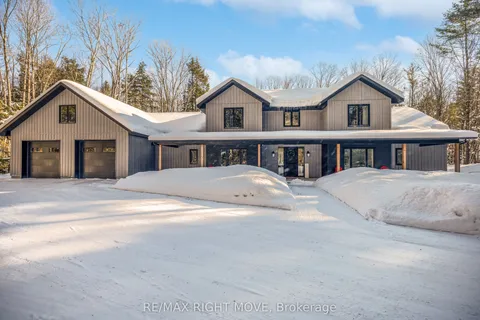 1025 Davis Drive, Gravenhurst, ON P0E 1N0
