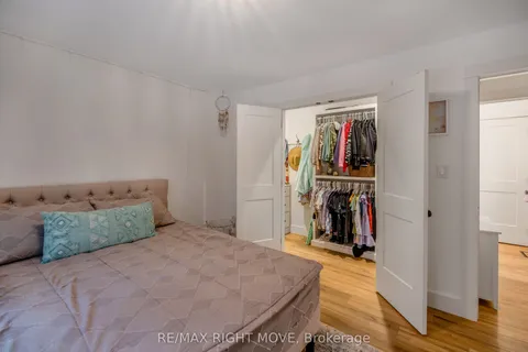 1025 Davis Drive, Gravenhurst, ON P0E 1N0