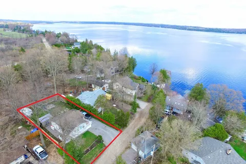 21 Pleasure Street, Kawartha Lakes, ON K0M 1G0