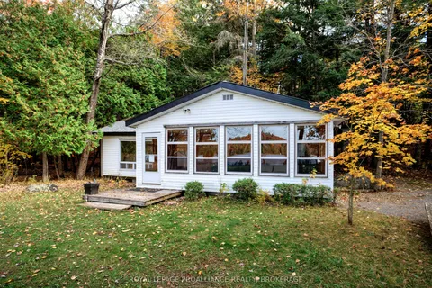 372 Featherston Lane, Tay Valley, ON K0G 1X0