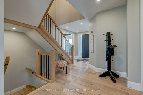7442 SILVER CREEK Crescent, ON N6P 0G6