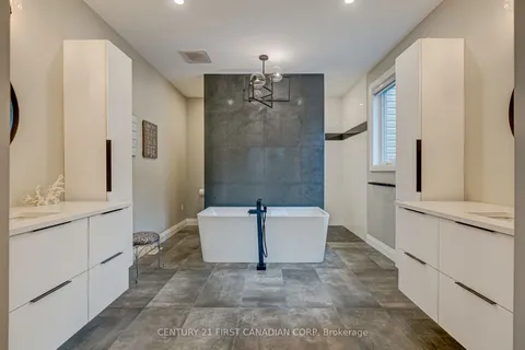 7442 SILVER CREEK Crescent, ON N6P 0G6