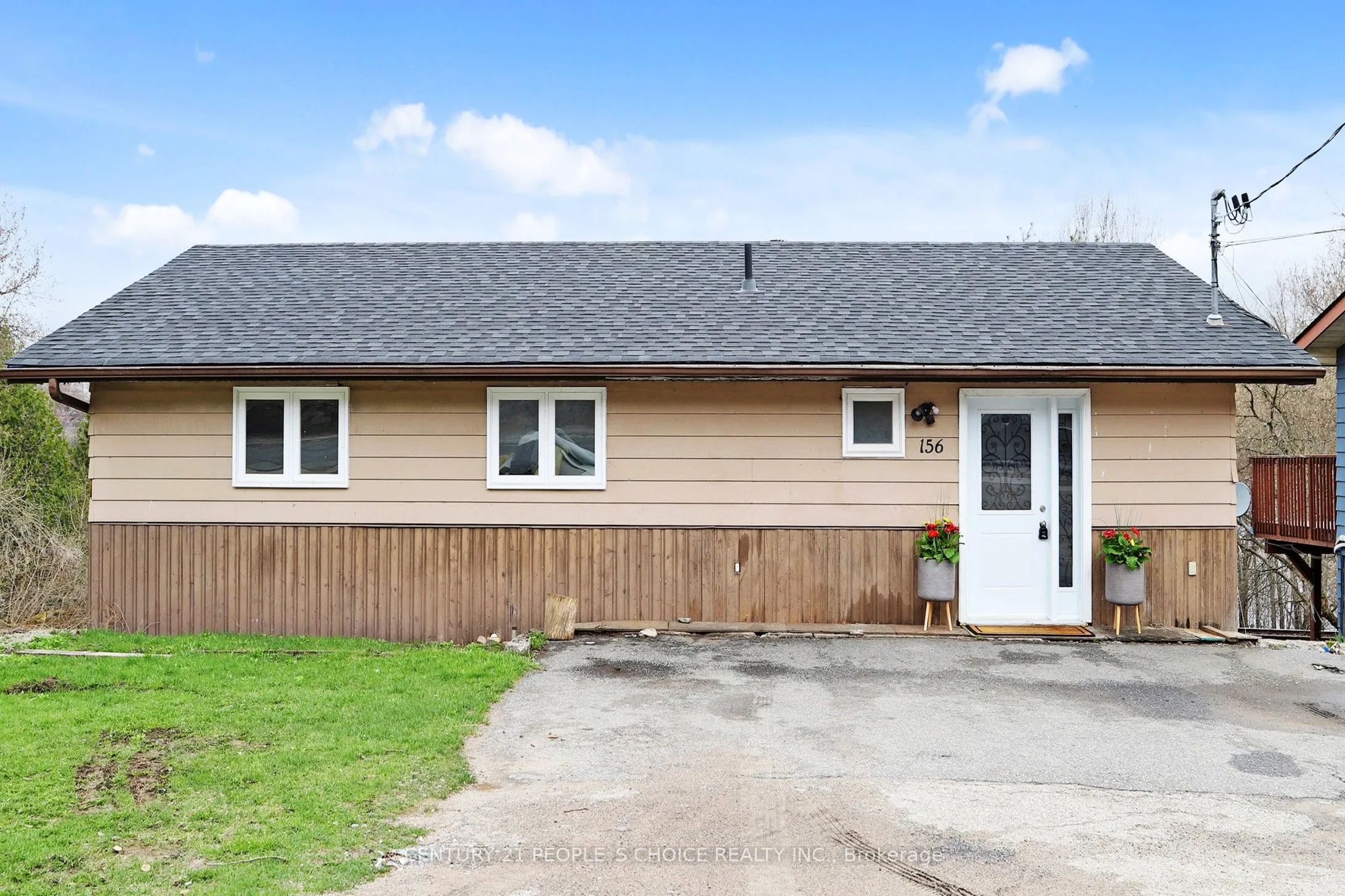 156 Main Street, Huntsville, ON P1H 1X8