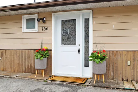 156 Main Street, Huntsville, ON P1H 1X8