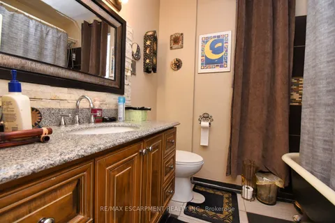 522 Cannon Street, Hamilton, ON L8L 2E8