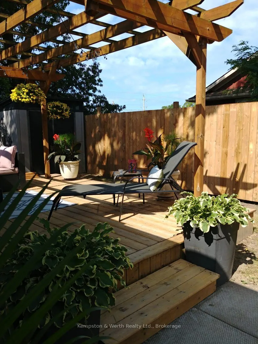 3 Elmwood Avenue, Lambton Shores, ON N0M 1T0