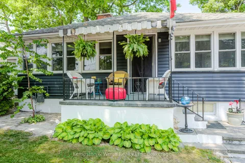 3 Elmwood Avenue, Lambton Shores, ON N0M 1T0