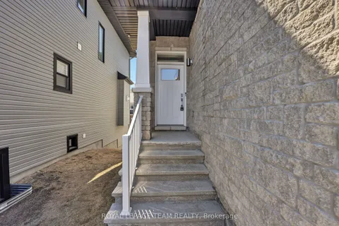 279 Ketchikan Crescent, Kanata, ON K2T 0S2