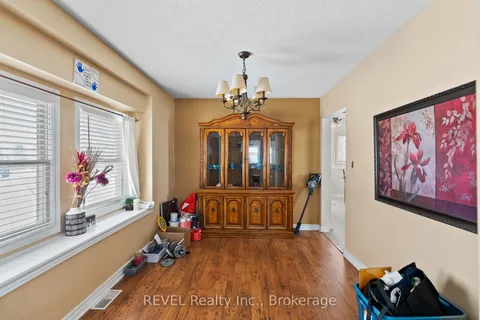 32 Bay Avenue, Welland, ON L3B 3G6
