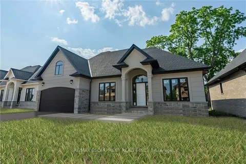 47 CESAR Place, Hamilton, ON L9G 0G3
