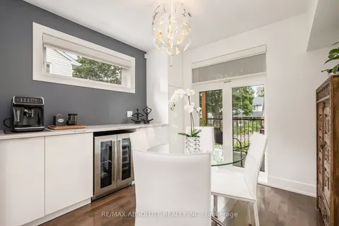 160 BEGONIA Avenue, Alta Vista and Area, ON K1H 6E4