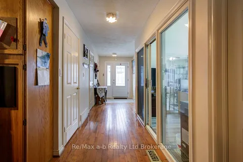 26 Seres Drive, Tillsonburg, ON N4G 5G1