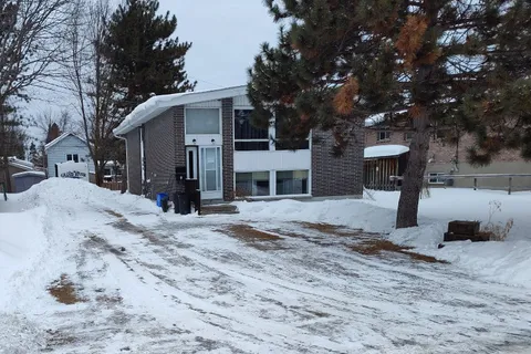 9 Milford Crescent, North Bay, ON P1A 1M4
