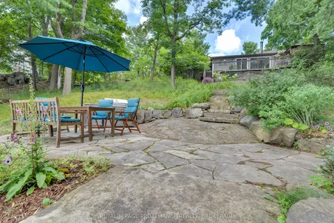 18 Hickory Lane, South Frontenac, ON K0H 2L0