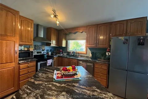 24 Woodhouse Avenue, Norfolk, ON N0A 1N8
