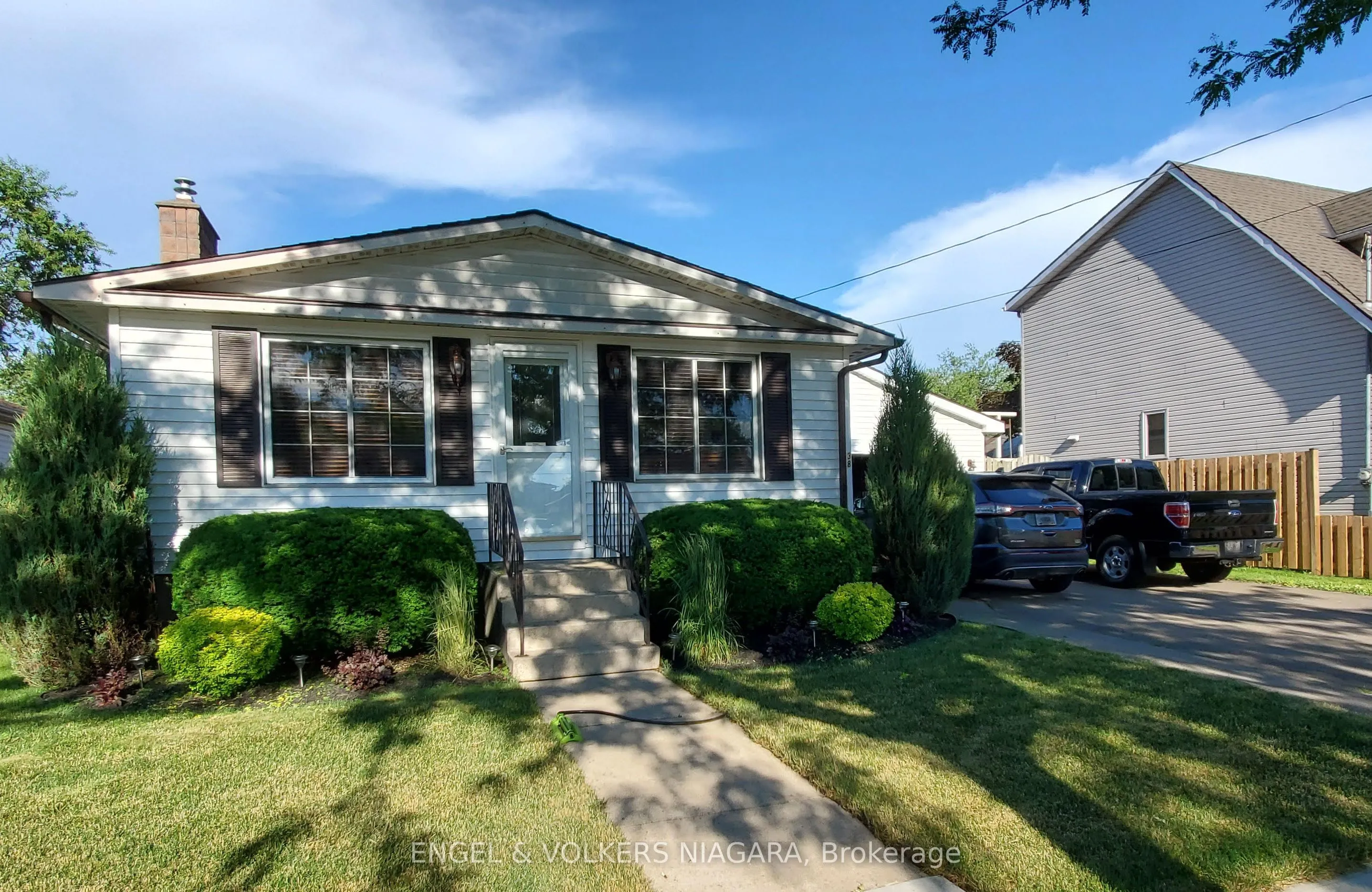 38 Lyons Avenue, Welland, ON L3B 1L7