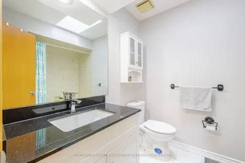 6 RANNIE Court, Thorold, ON L2V 4X2
