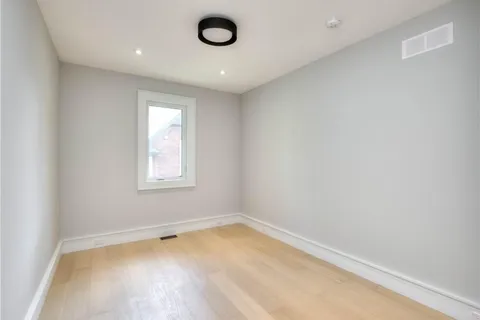 19 Avondale Avenue, Waterloo, ON N2L 2B5