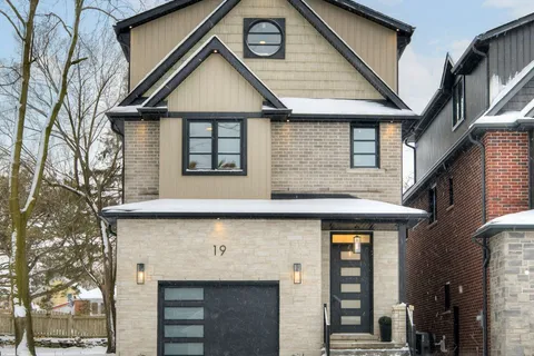 19 Avondale Avenue, Waterloo, ON N2L 2B5