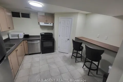 6 LAMBERT Crescent, Guelph, ON N1G 2R5