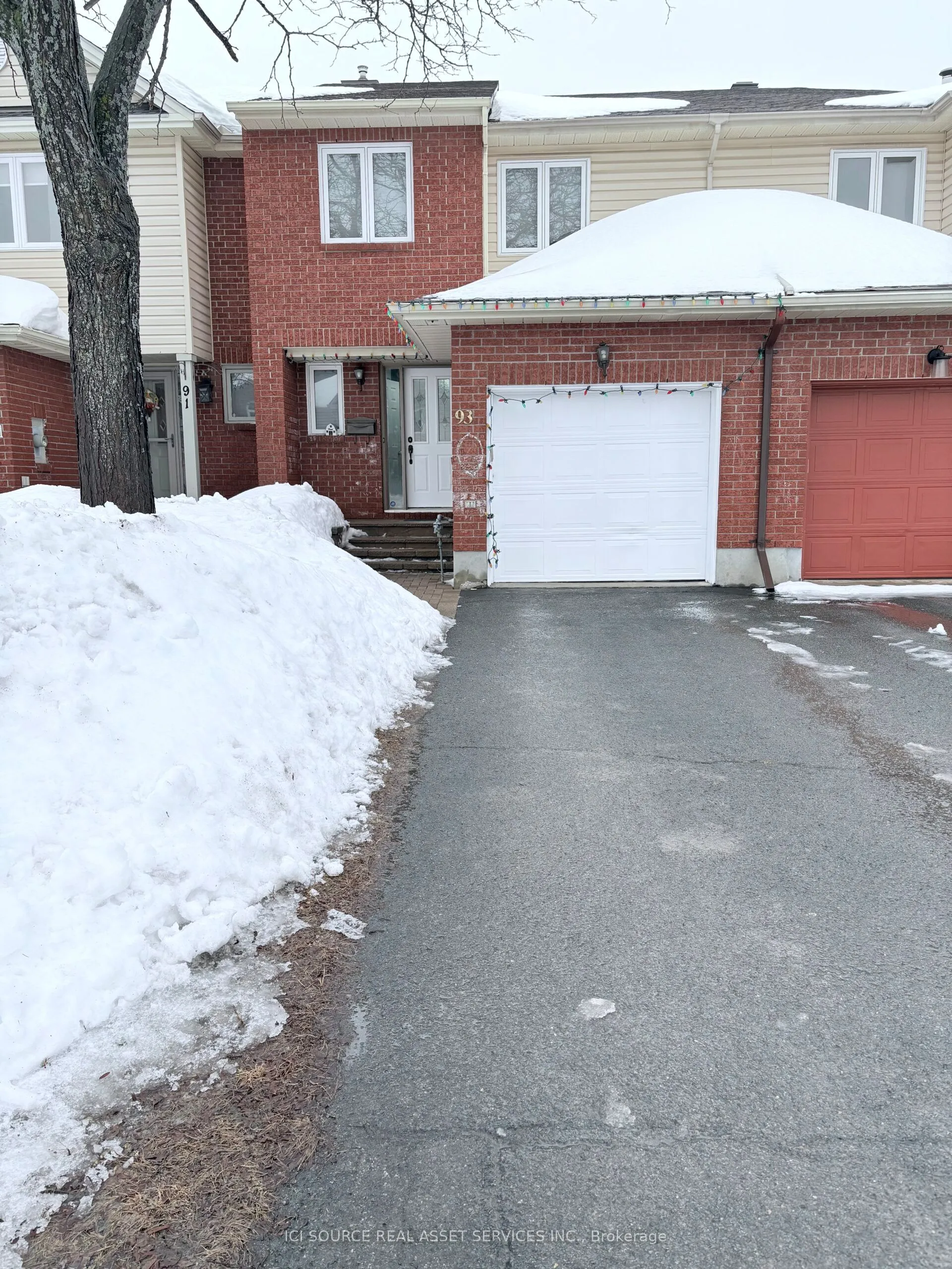93 Cedarock Drive, Kanata, ON K2M 2H5