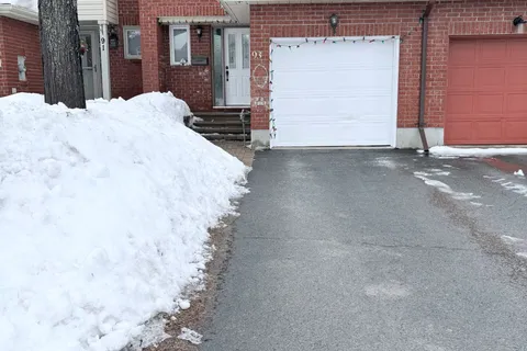 93 Cedarock Drive, Kanata, ON K2M 2H5