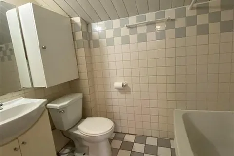 209 Loretta Avenue, Dows Lake - Civic Hospital and Area, ON K1S 4P6