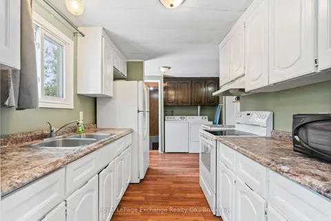 184 Scotts Point Road, Kincardine, ON N0G 2T0