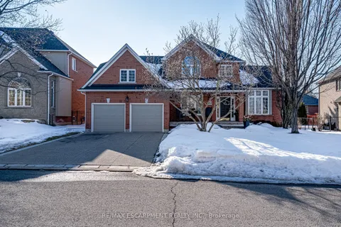148 Foxridge Drive, Hamilton, ON L8G 5B9