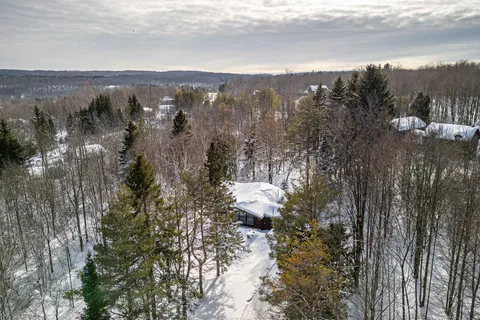 116 Castleview Road, Blue Mountains, ON L9Y 0R6