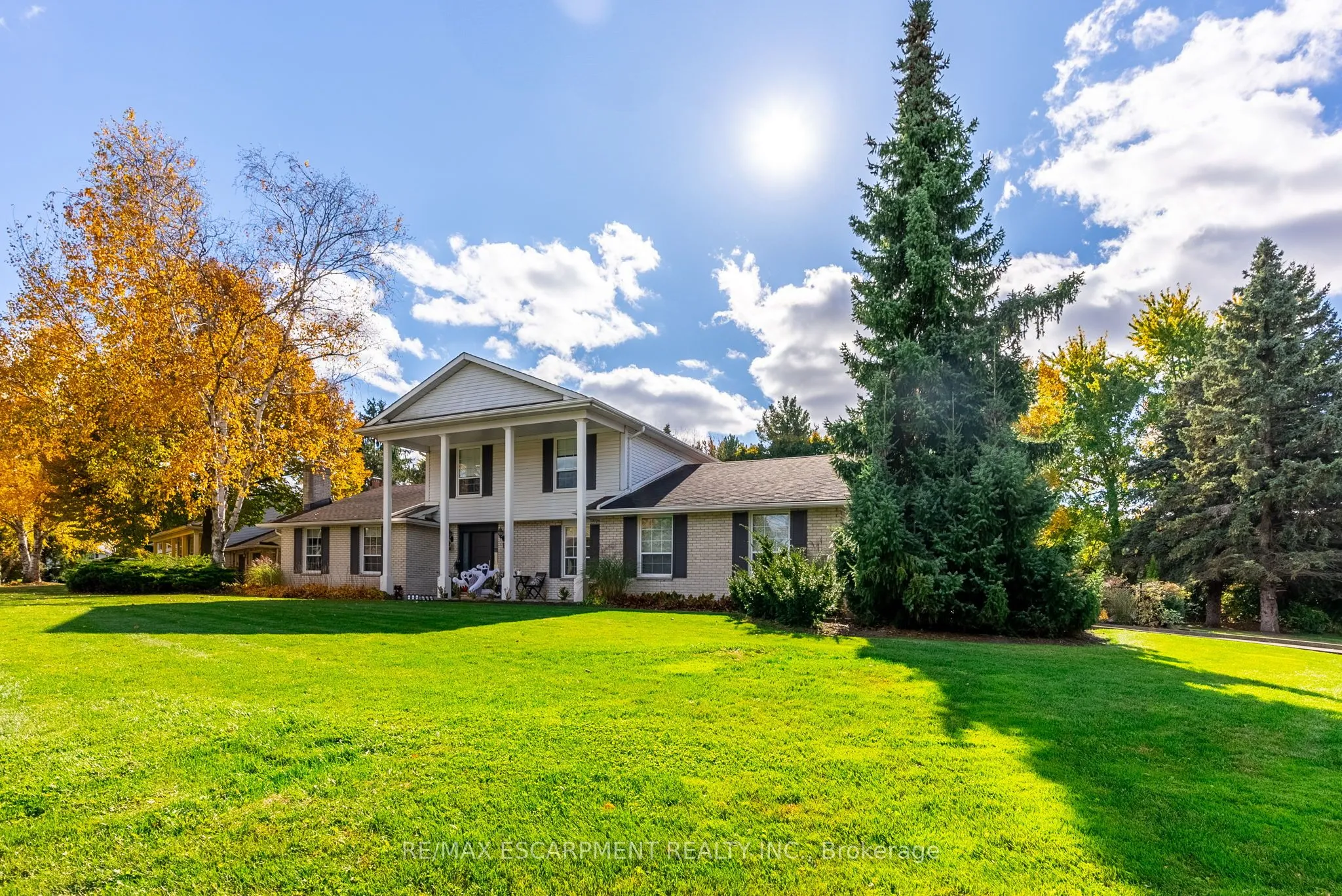 1 Acredale Drive, Hamilton, ON L0R 1H2
