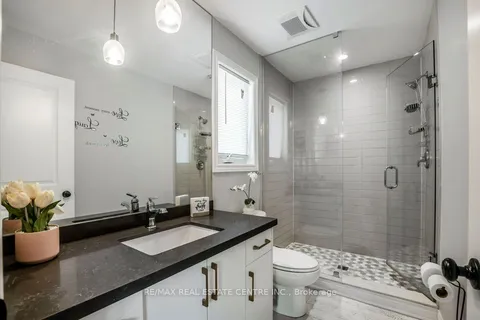 607 Knox Avenue, Hamilton, ON L8H 6K2