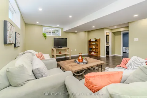 210 Dundas Street, Brant, ON N3L 4H3