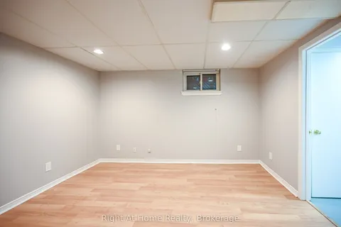365 FIDDLERS GREEN Road, Hamilton, ON L9G 1X2
