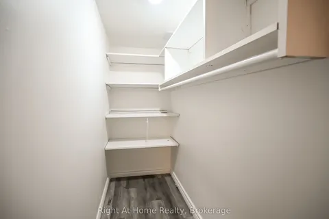 365 FIDDLERS GREEN Road, Hamilton, ON L9G 1X2