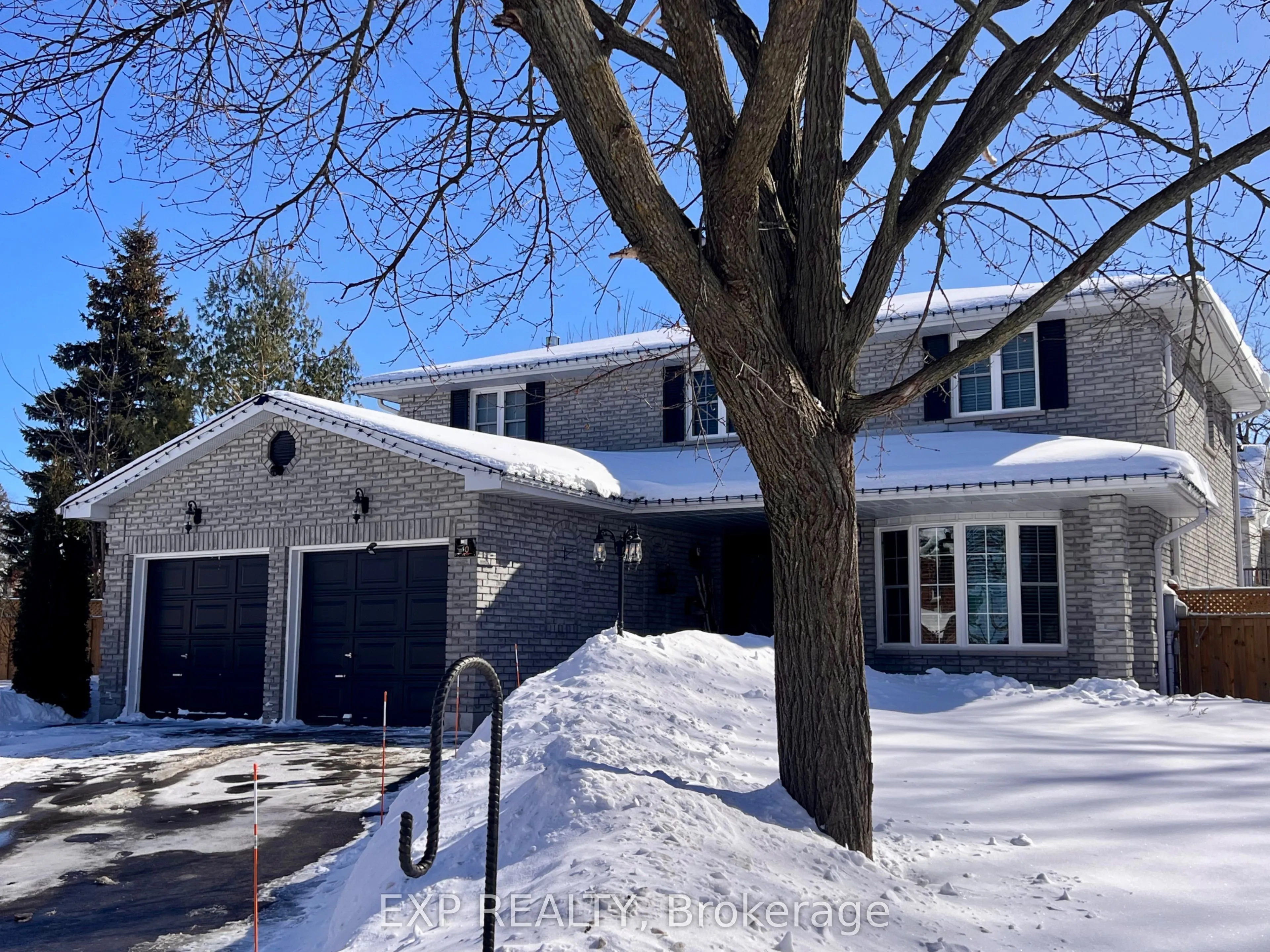 10 Thompson Court, Belleville, ON K8P 5C3