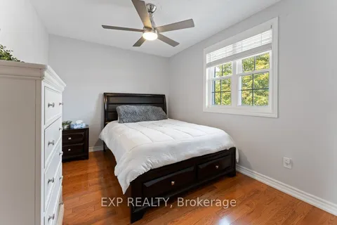 10 Thompson Court, Belleville, ON K8P 5C3