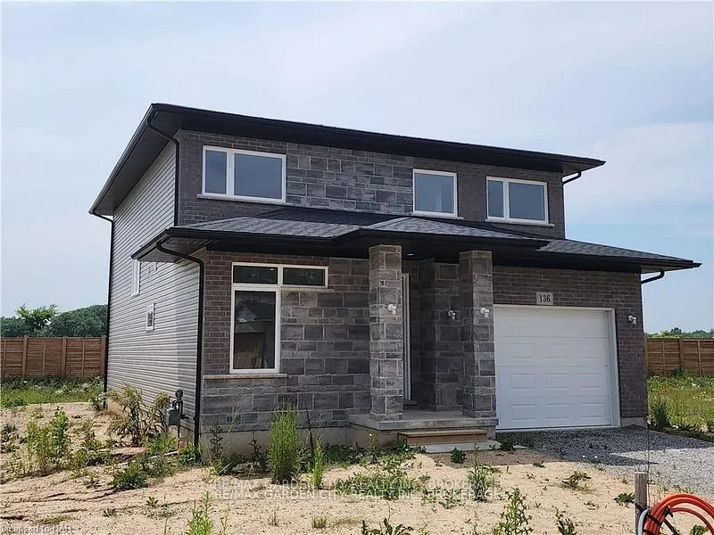 136 HODGKINS Avenue, Thorold, ON L2V 1M1