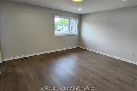 136 HODGKINS Avenue, Thorold, ON L2V 1M1