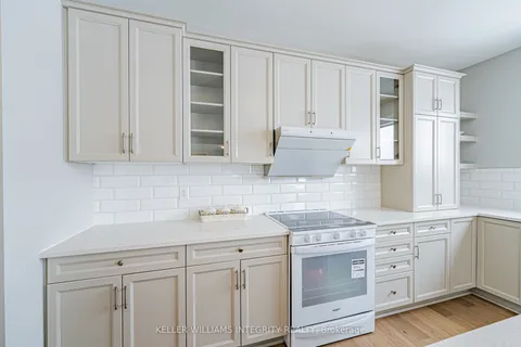 709 FENWICK Way, Barrhaven, ON K2J 7E2