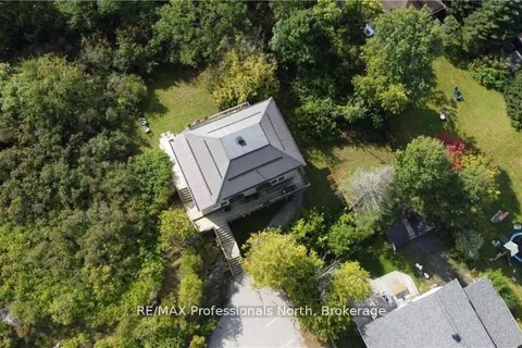 9 West Road, Huntsville, ON P1H 1K9