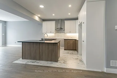 1596 Noah Bend, ON N6G 5S1