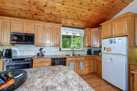 1013 Merrick Drive, Bracebridge, ON P1L 1X1