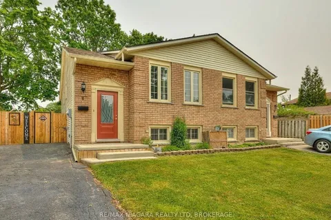 8 Rainbow Court, Welland, ON L3C 6R3