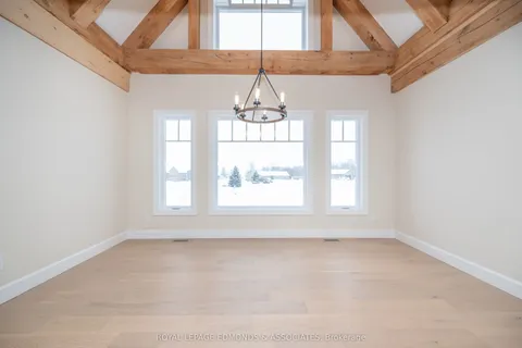 14 Fairway Drive, Petawawa, ON K8A 8N2