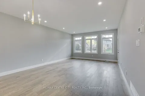 271 South Carriage Road, ON N6H 0B5