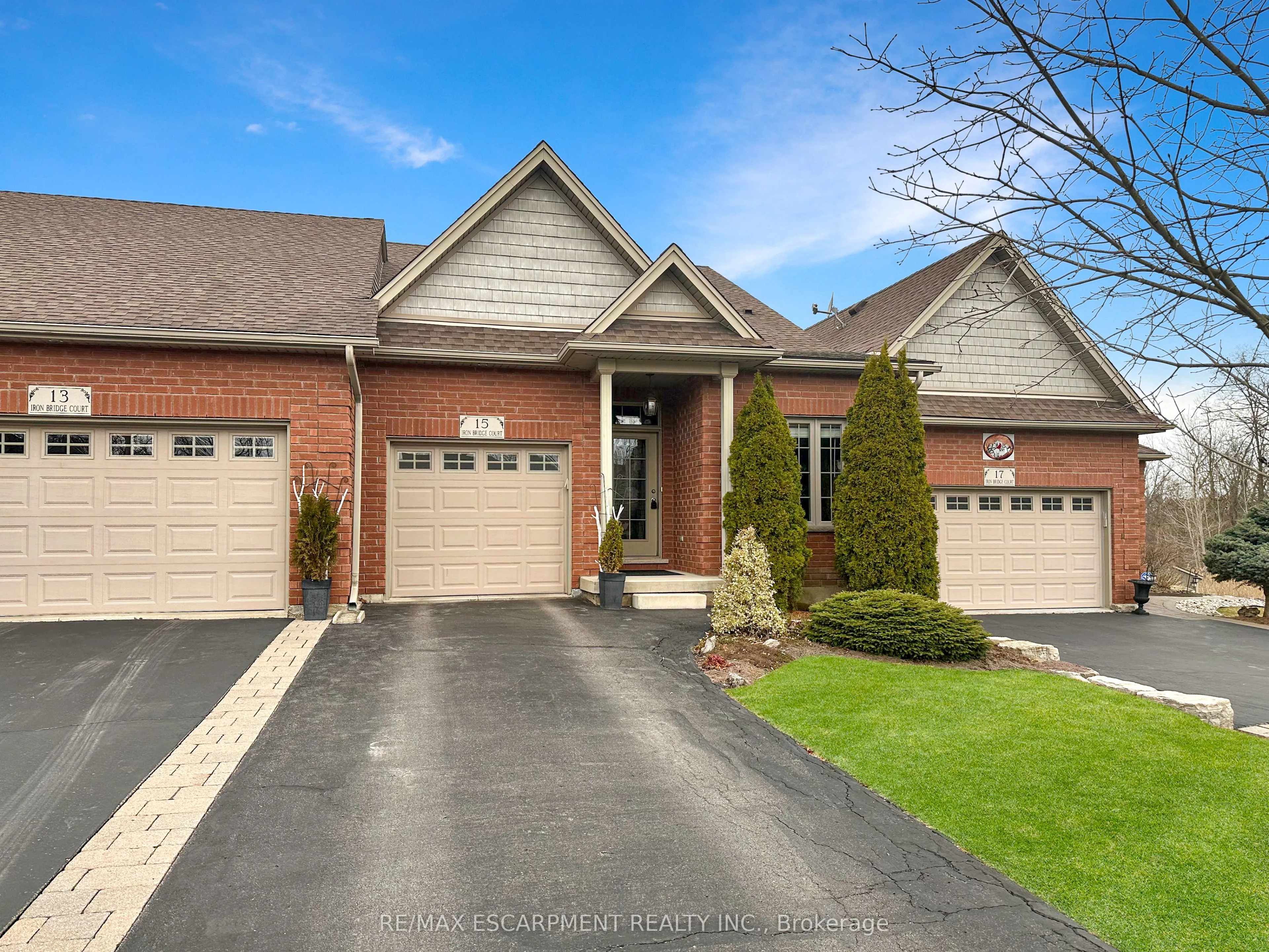15 Iron Bridge Court, Haldimand, ON N3W 0A4