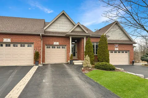 15 Iron Bridge Court, Haldimand, ON N3W 0A4